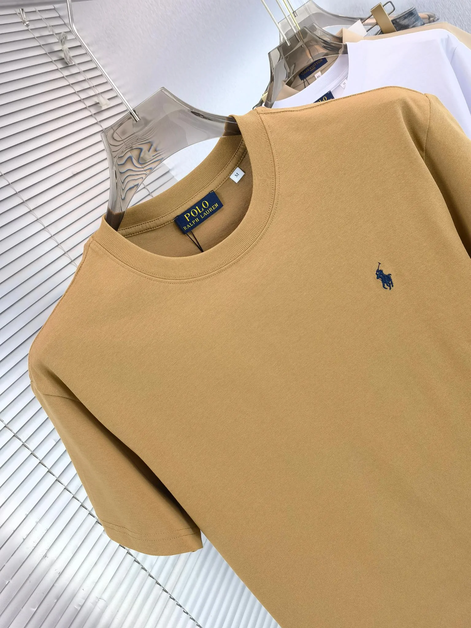 P180 🔥 Ralph Lauren Polo (available all year round) short-sleeved T-shirt 280g Couple style, same style for men and women. Made of imported custom-dyed fabric, fashionable yet luxurious. The quality is unquestionable. The upper body effect is great💂🏿 The single product is very unique. Color: Picture color Size: M ~ 2xL